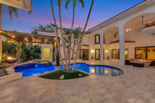 6131 NW 30th Ave, Boca Raton, FL 33496 - view of swimming pool with a patio, a ceiling fan, outdoor lounge area, and a pool with connected hot tub