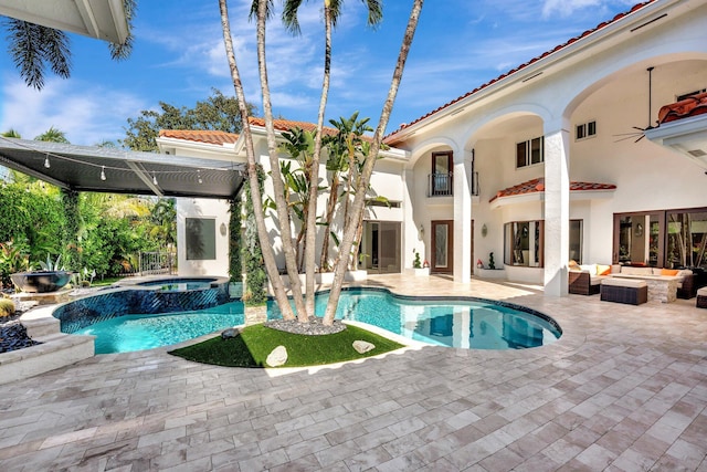 6131 NW 30th Ave, Boca Raton, FL 33496 - view of swimming pool with a patio, ceiling fan, outdoor lounge area, and a pool with connected hot tub