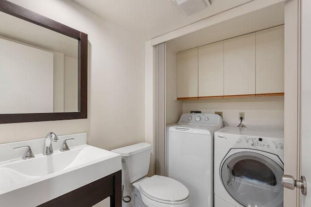 9919 NW 6th Ct, Plantation, FL 33324 - half bath with toilet, vanity, and separate washer and dryer
