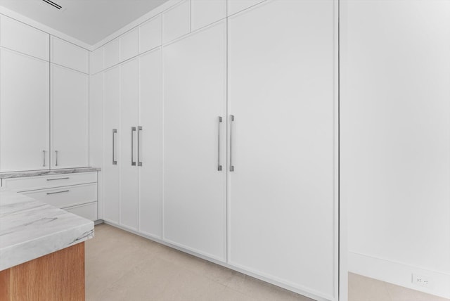 880 NE 3rd Ave, Boca Raton, FL 33432 - view of closet
