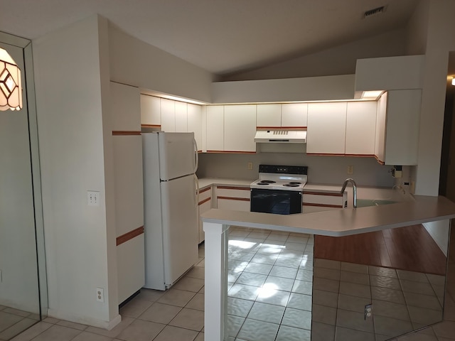 2231 NW 34th Ter, Coconut Creek, FL 33066 - kitchen featuring white appliances, visible vents, a peninsula, vaulted ceiling, and under cabinet range hood