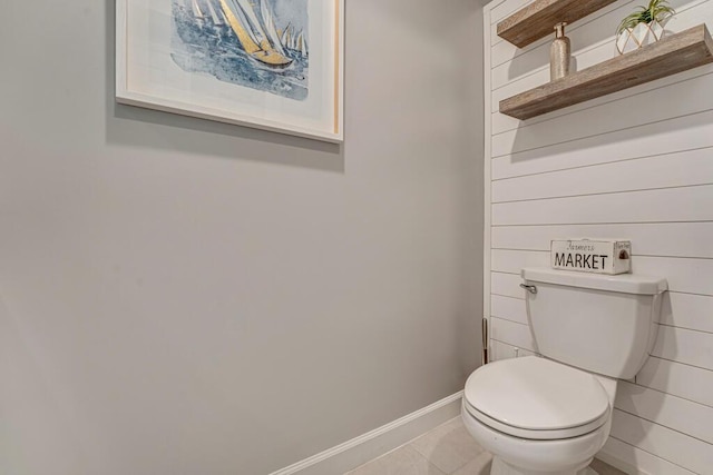 1012 Willow Pl, Riviera Beach, FL 33410 - bathroom with baseboards and toilet