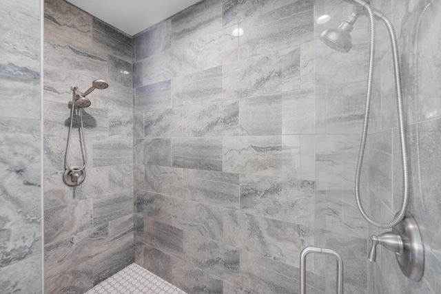 7633 NW 93rd Ct, Okeechobee, FL 34972 - bathroom with a shower stall