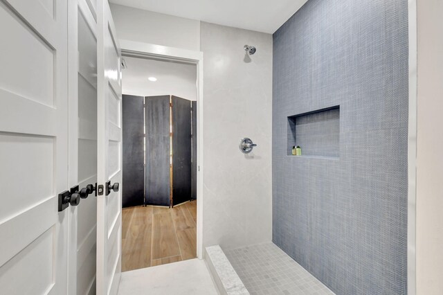 4730 S Lake Dr, Boynton Beach, FL 33436 - full bathroom with wood finished floors and tiled shower