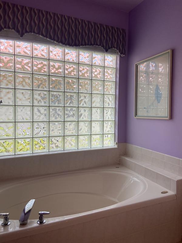 8047 Brindisi Ln, Boynton Beach, FL 33472 - bathroom featuring a bath