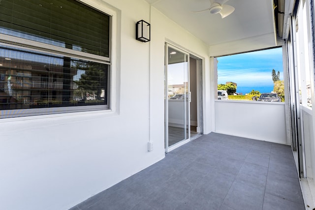 balcony with ceiling fan
