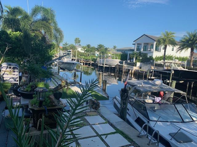 view of dock featuring boat lift