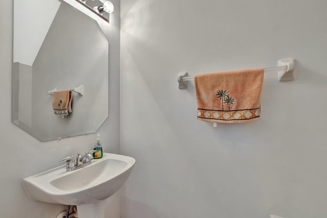 2061 SE Glen Ridge Dr, Port Saint Lucie, FL 34952 - bathroom featuring a sink