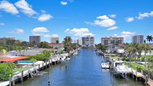water view with boat lift and a boat dock