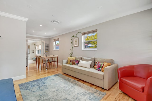630 Glenridge Dr, West Palm Beach, FL 33405 - living area featuring baseboards, visible vents, recessed lighting, and wood finished floors