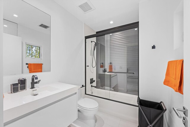 7047 San Sebastian Cir, Boca Raton, FL 33433 - full bath with vanity, toilet, shower / bath combination with glass door, and recessed lighting