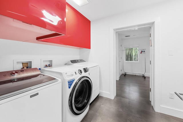 7047 San Sebastian Cir, Boca Raton, FL 33433 - laundry area featuring washer and dryer, baseboards, and dark tile patterned floors