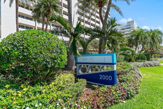 exterior space featuring a lawn