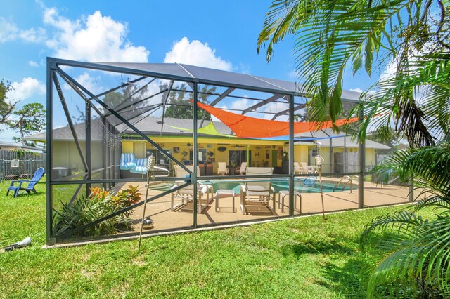 3412 Lake Osborne Dr, Lake Worth Beach, FL 33461 - fenced backyard with a gate