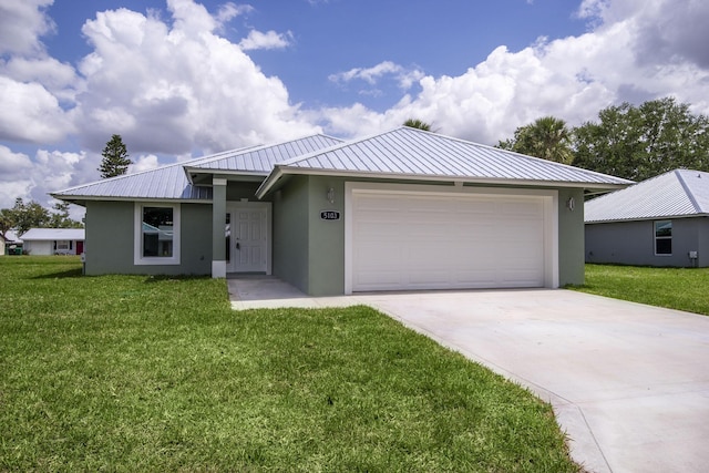 ranch-style house with stucco siding, an attached garage, driveway, and a front yard