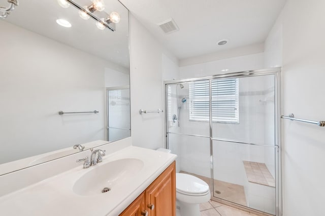 7315 Falls Rd E, Boynton Beach, FL 33437 - interior space featuring light tile patterned floors, ceiling fan, built in shelves, and recessed lighting