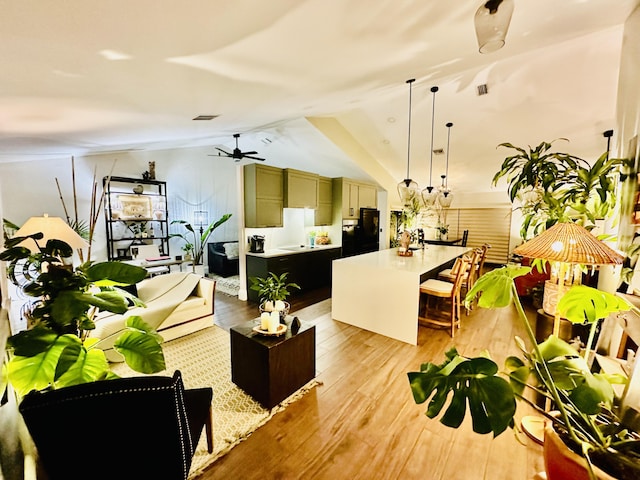 9494 Sun Pointe Dr, Boynton Beach, FL 33437 - reception area featuring vaulted ceiling and a ceiling fan