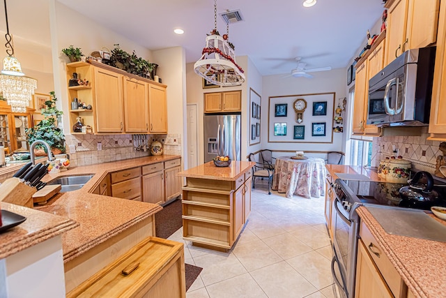 8929 First Tee Rd, Port Saint Lucie, FL 34986