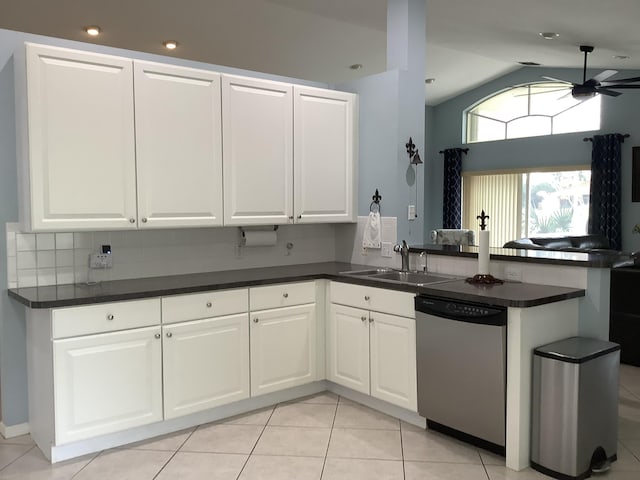 7007 Ashton St, Boynton Beach, FL 33437 - kitchen featuring a peninsula, a ceiling fan, vaulted ceiling, dishwasher, and a sink