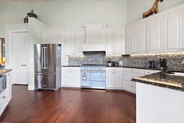 2990 Twin Oaks Way, Wellington, FL 33414 - kitchen featuring a sink, premium range hood, decorative backsplash, and high quality appliances