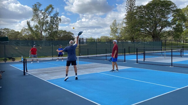 453 Richmond F 453, Deerfield Beach, FL 33442 - view of sport court with fence