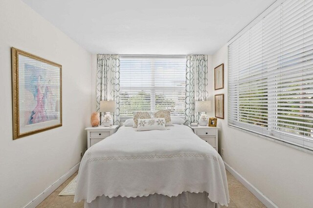 155 Isle Of Venice Dr Unit 304, Fort Lauderdale, FL 33301 - bedroom featuring baseboards
