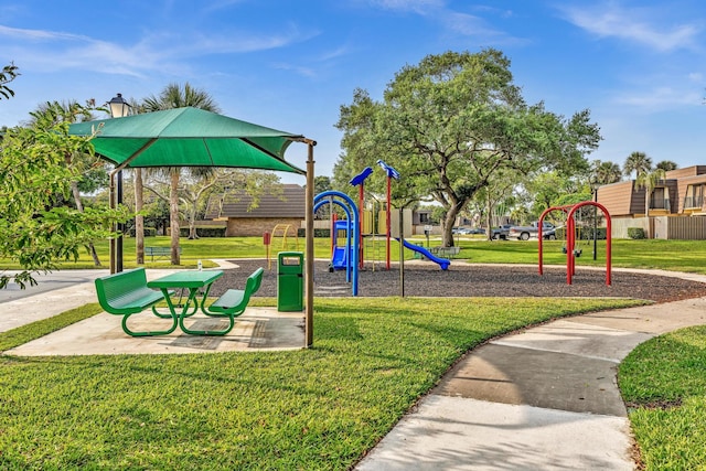 211 2nd Ct, Palm Beach Gardens, FL 33410 - community playground featuring a yard