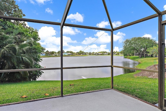 7160 SE Bunker Hill Ct, Hobe Sound, FL 33455 - unfurnished sunroom featuring a water view