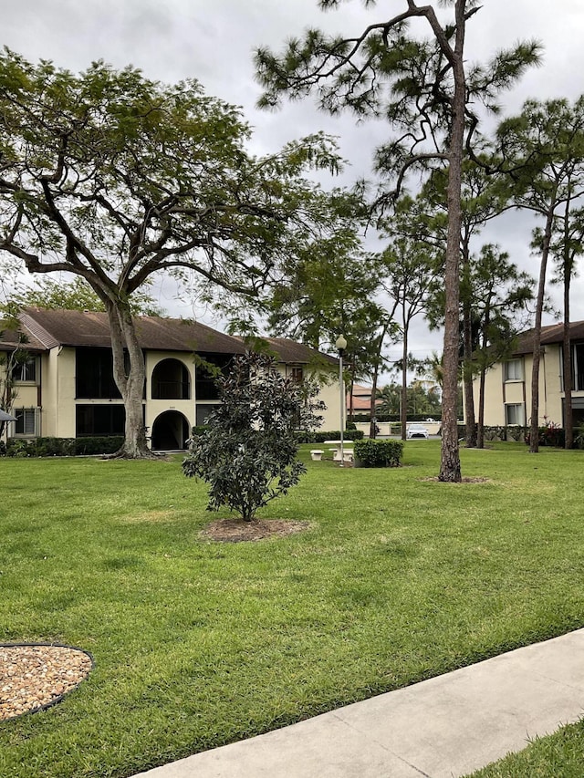 337 Knotty Pine Cir Unit B-1, Greenacres, FL 33463 - view of yard