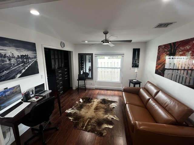 living area featuring wood finished floors, ceiling fan, recessed lighting, baseboards, and an office area