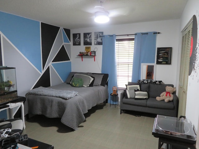 5372 Pine Cir, Coral Springs, FL 33067 - bedroom featuring a ceiling fan
