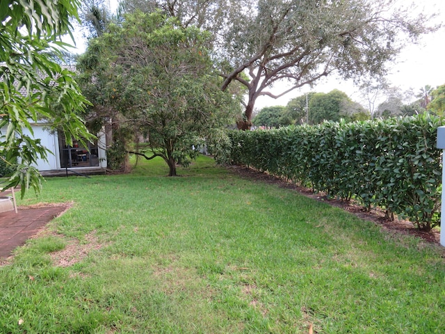 5372 Pine Cir, Coral Springs, FL 33067 - view of green lawn