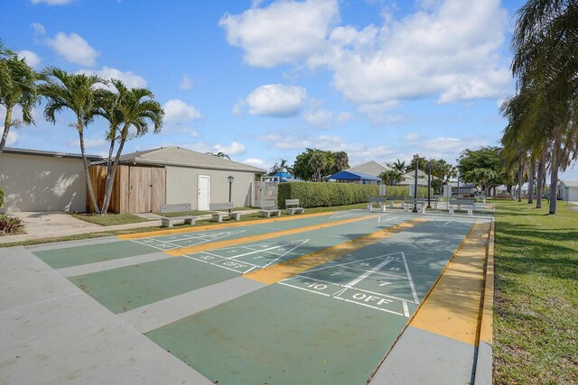 1304 SW 23rd St, Boynton Beach, FL 33426 - surrounding community featuring shuffleboard