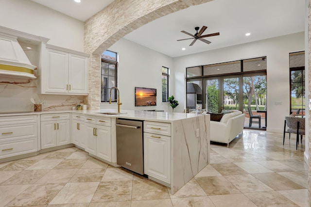 9387 Satinleaf Pl, Parkland, FL 33076 - kitchen featuring a sink, ceiling fan, a peninsula, dishwasher, and open floor plan