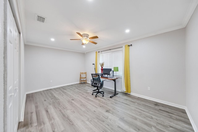 office with crown molding, a ceiling fan, wood finished floors, recessed lighting, and baseboards