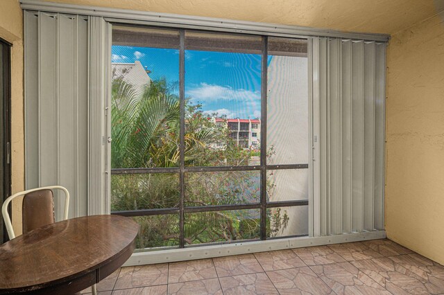 2050 Oleander Blvd Unit 3-206, Fort Pierce, FL 34950 - view of sunroom