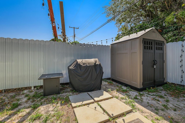 180 NW 18th St, Pompano Beach, FL 33060 - view of shed with a fenced backyard