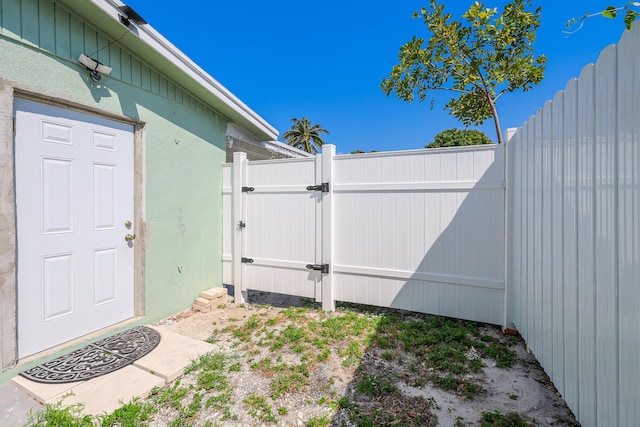 180 NW 18th St, Pompano Beach, FL 33060 - exterior space featuring fence and a gate