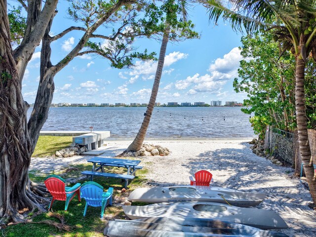 1502 S Lakeside Dr Unit 318, Lake Worth, FL 33460 - water view