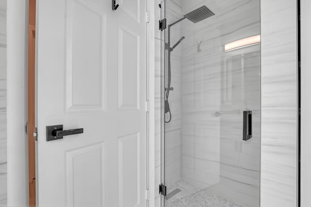 8086 Bautista Way, Palm Beach Gardens, FL 33418 - bathroom with a shower stall