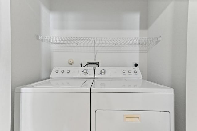 3119 N Evergreen Cir, Boynton Beach, FL 33426 - laundry area featuring washer and dryer
