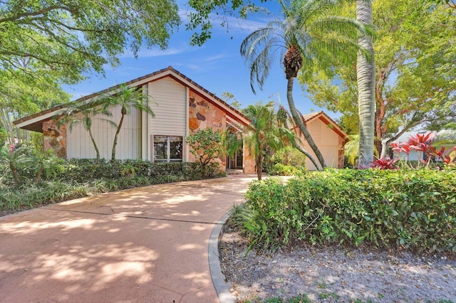 13179 Camero Way, Palm Beach Gardens, FL 33418 - view of mid-century home