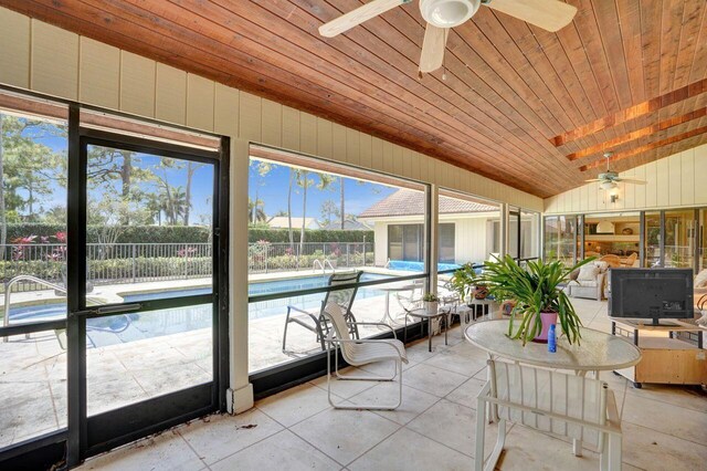 13179 Camero Way, Palm Beach Gardens, FL 33418 - sunroom / solarium with ceiling fan and vaulted ceiling