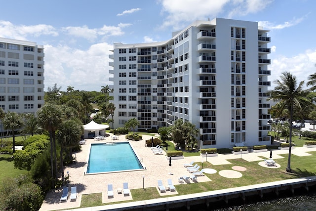 2800 N Flagler Dr Unit 207, West Palm Beach, FL 33407 - pool with a patio area