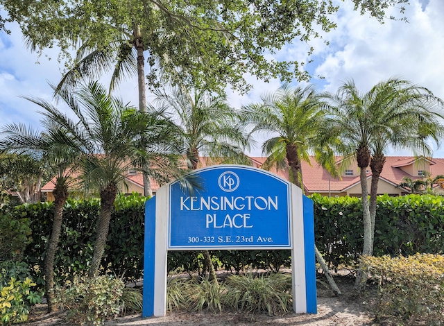 view of community / neighborhood sign