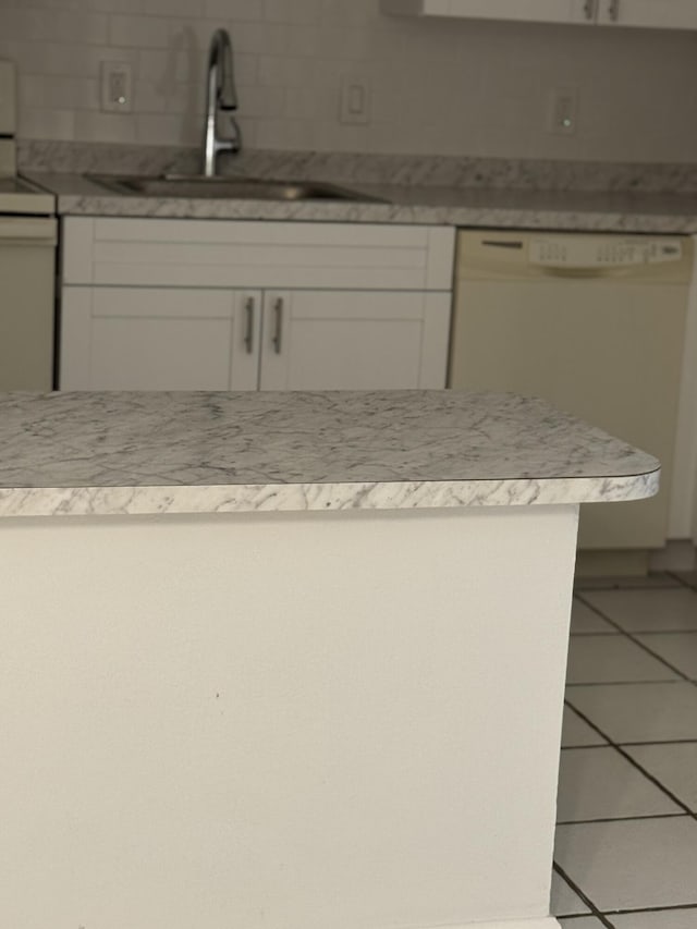 1681 NW 70th Ave Unit 102, Plantation, FL 33313 - unfurnished room with wood finished floors, a ceiling fan, and baseboards