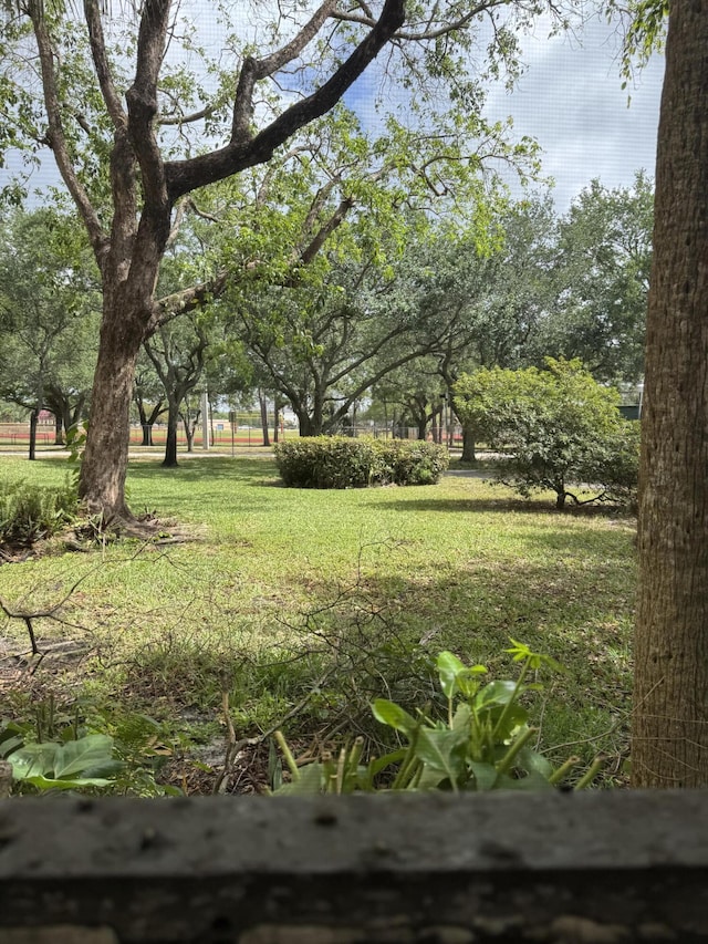 1681 NW 70th Ave Unit 102, Plantation, FL 33313 - view of green lawn