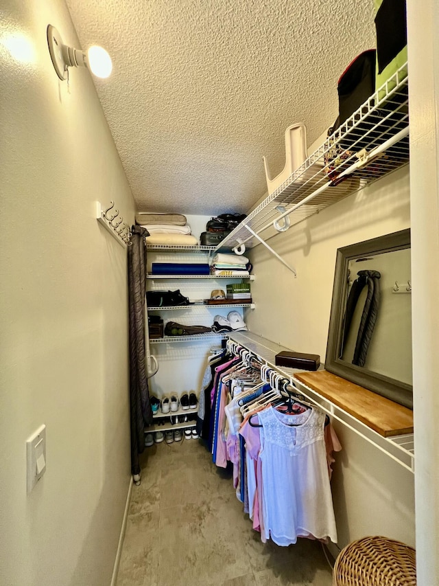 4015 Islewood D, Deerfield Beach, FL 33442 - view of walk in closet