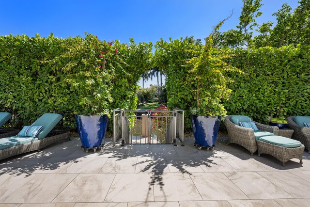 712 NE 71st St, Boca Raton, FL 33487 - view of patio / terrace