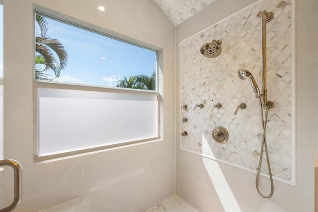 712 NE 71st St, Boca Raton, FL 33487 - full bath featuring a wealth of natural light, tiled shower, and vaulted ceiling